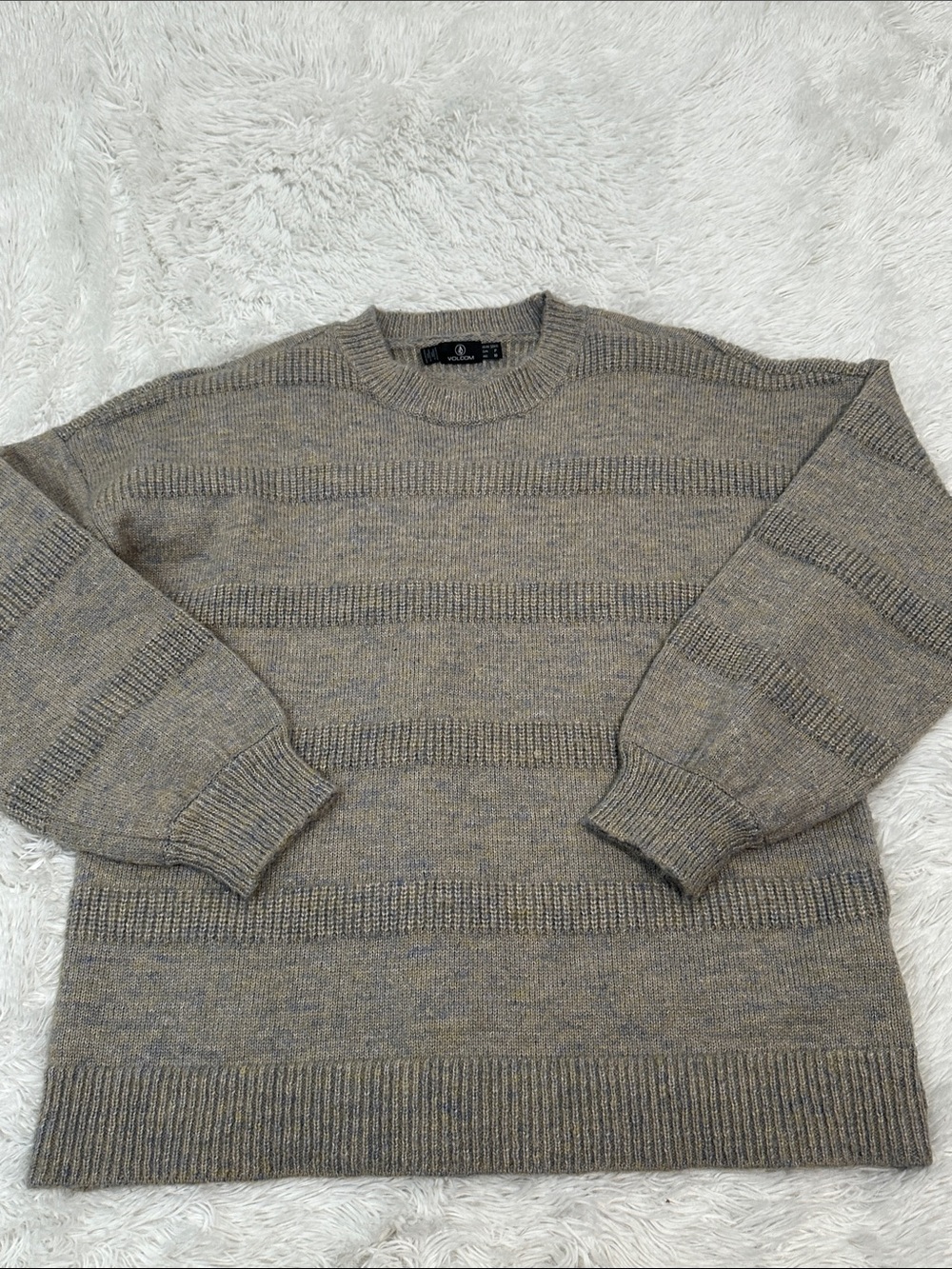 🏰 Volcom Oversized Sweater